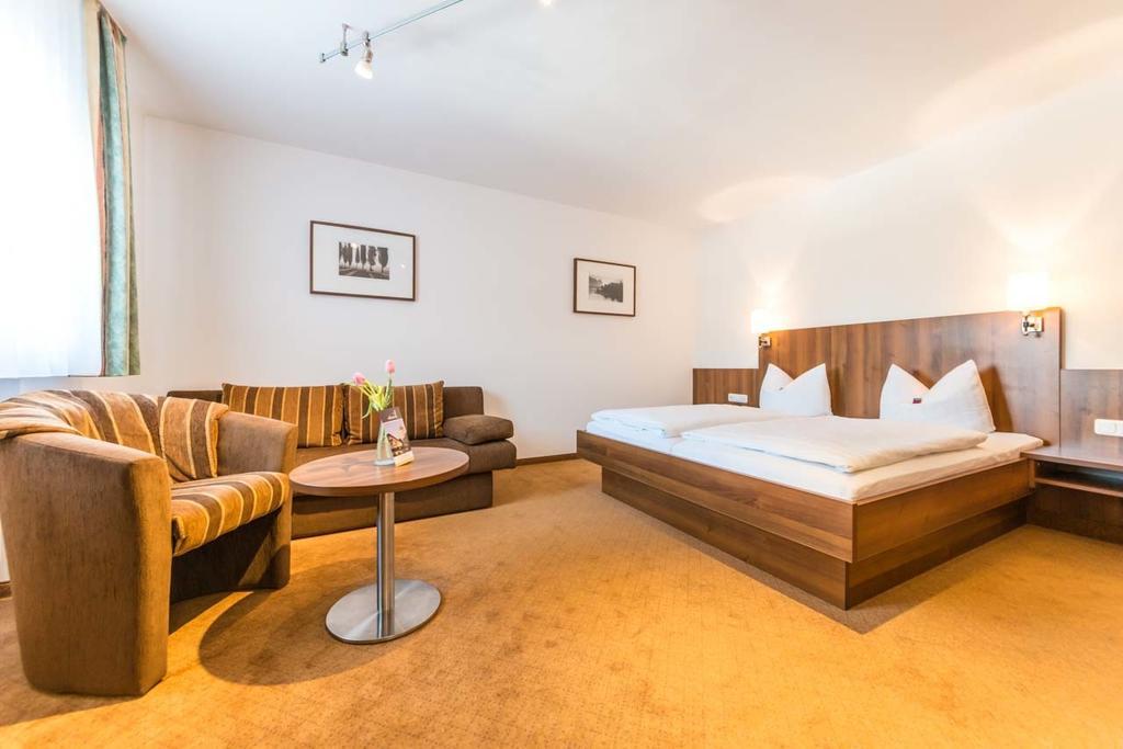 Metzgerei Gasthof Oberhauser - Hotel Zur Post Эглинг Экстерьер фото